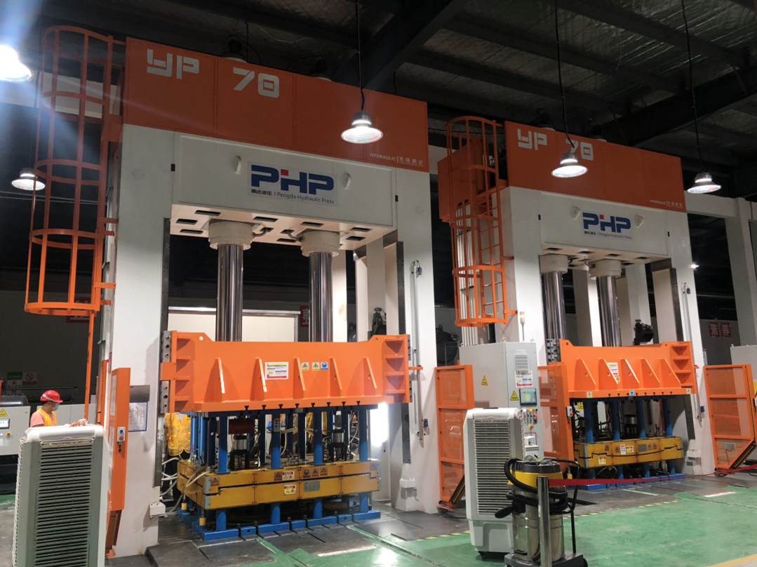 RTM Molding Press øker produksjonseffektiviteten